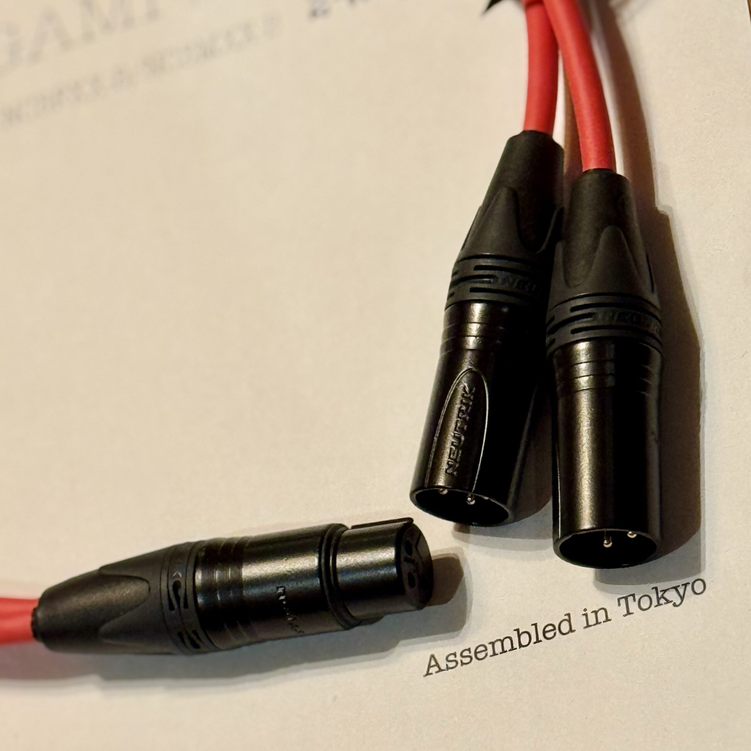 1× NC3FXX-B XLR Female and 2× Neutrik NC3MXX-B XLR Male connectors connectors on Mogami 2549 Red Parallel 2-Way splitter XLR cable