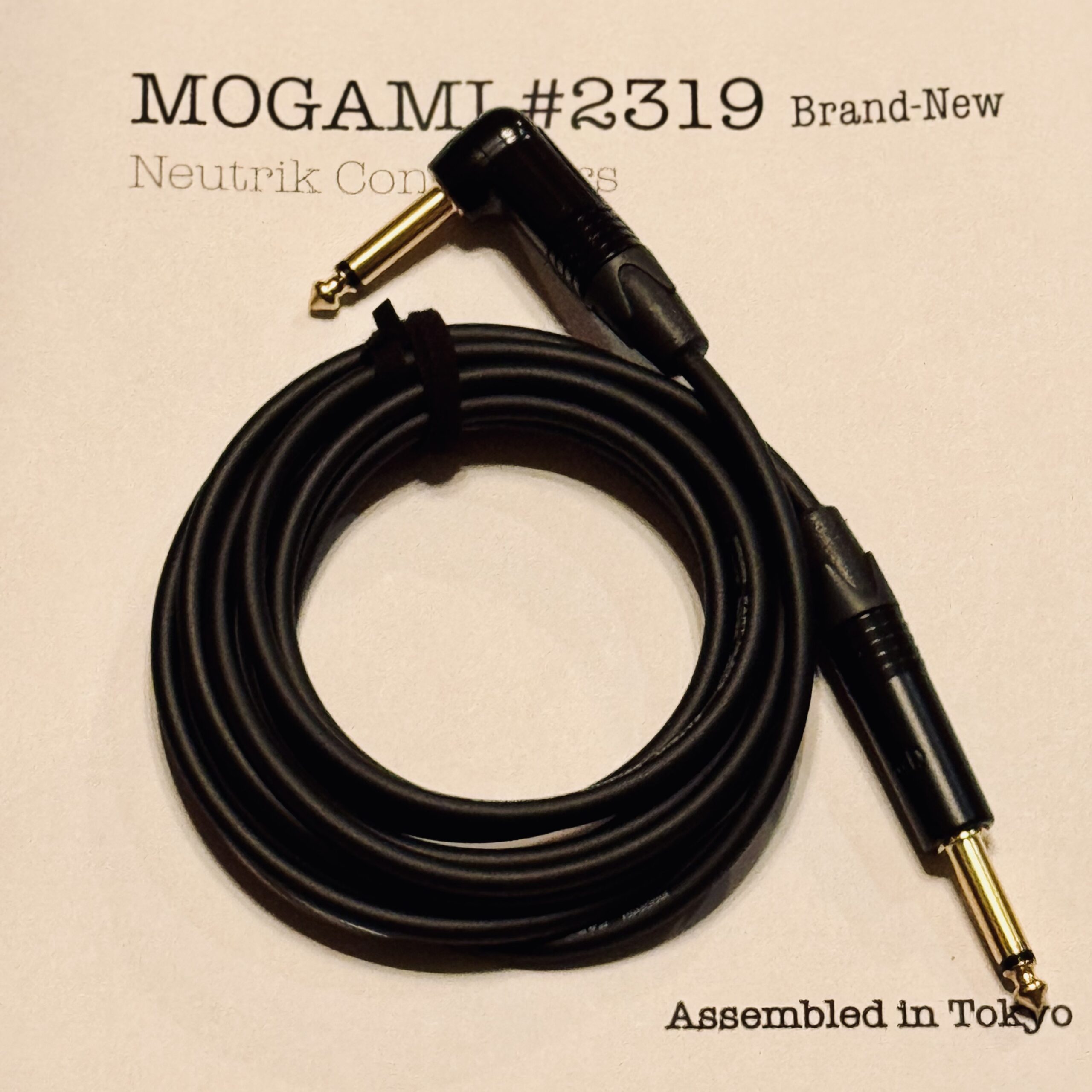 Mogami 2319 Black guitar cable with Neutrik NP2RX-B and NP2X-B 6.35mm TS connectors