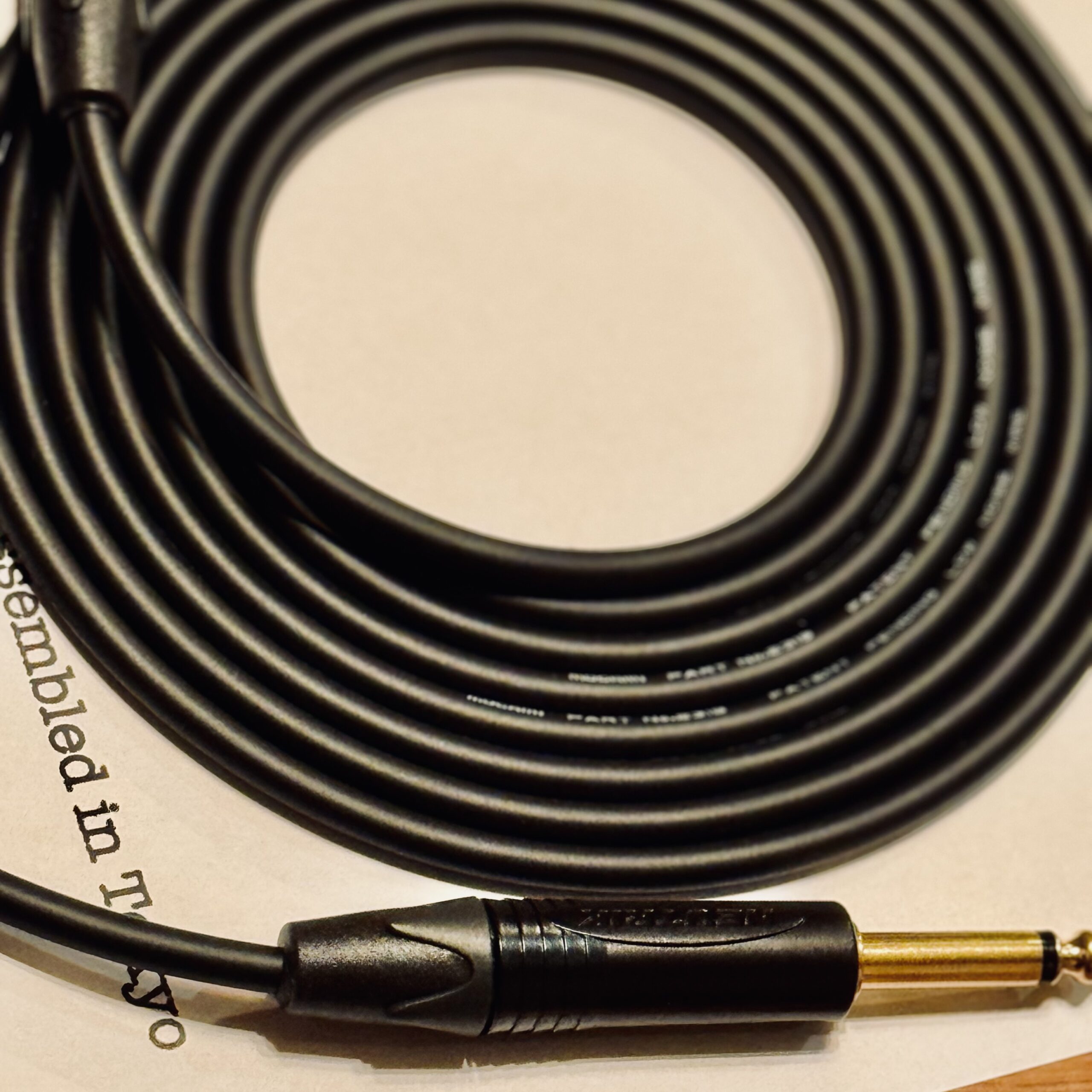 Mogami 2319 Black guitar cable with Neutrik NP2X-B 6.35mm TS connector