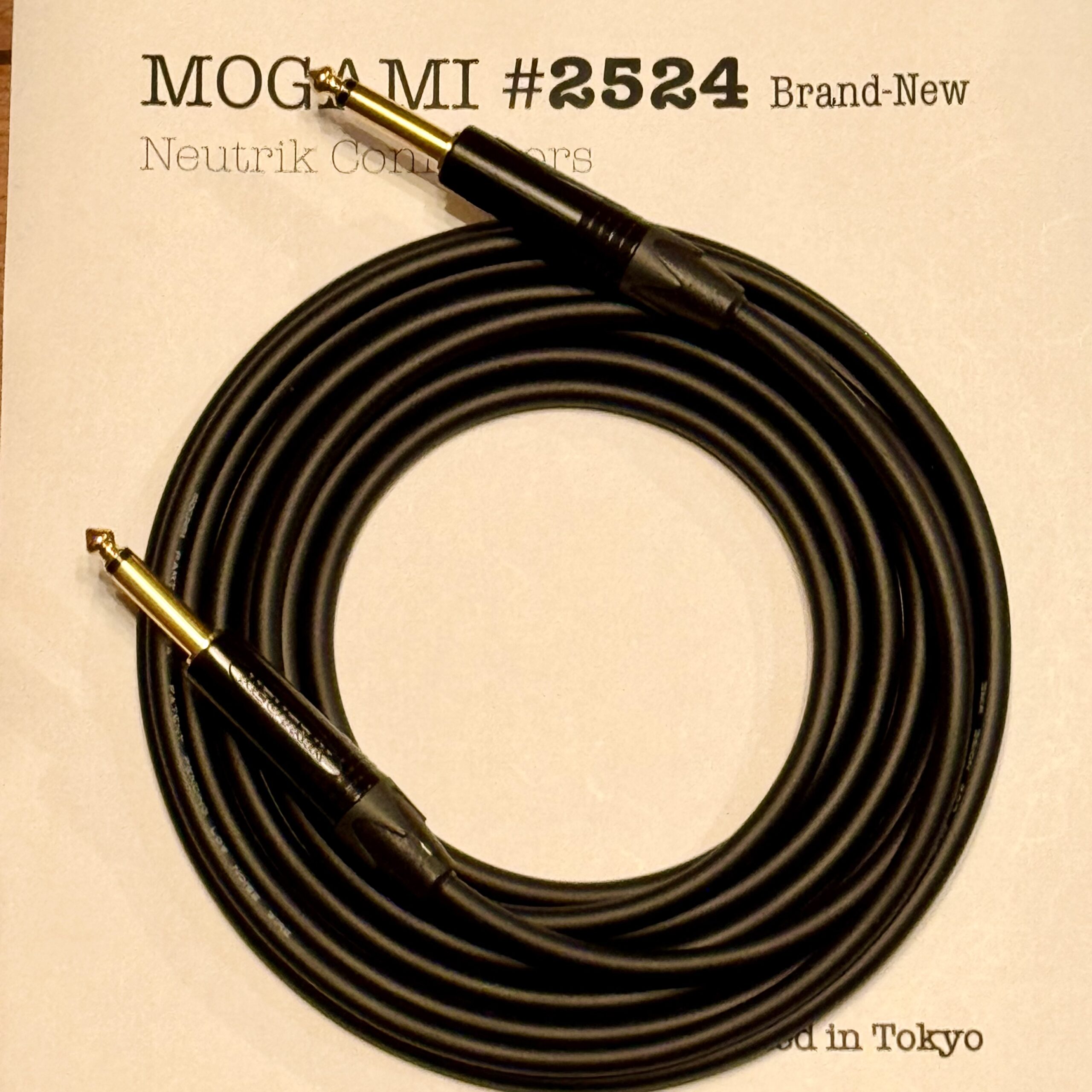 Mogami 2524 Black guitar cable with Neutrik NP2X-B and NP2X-B 6.35mm TS connectors