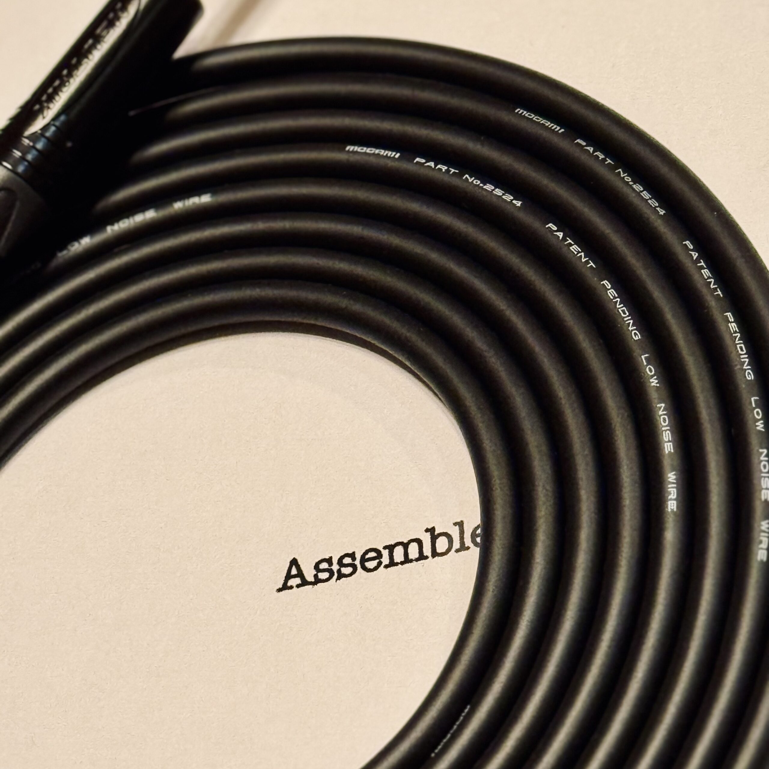 Mogami 2524 Black cable