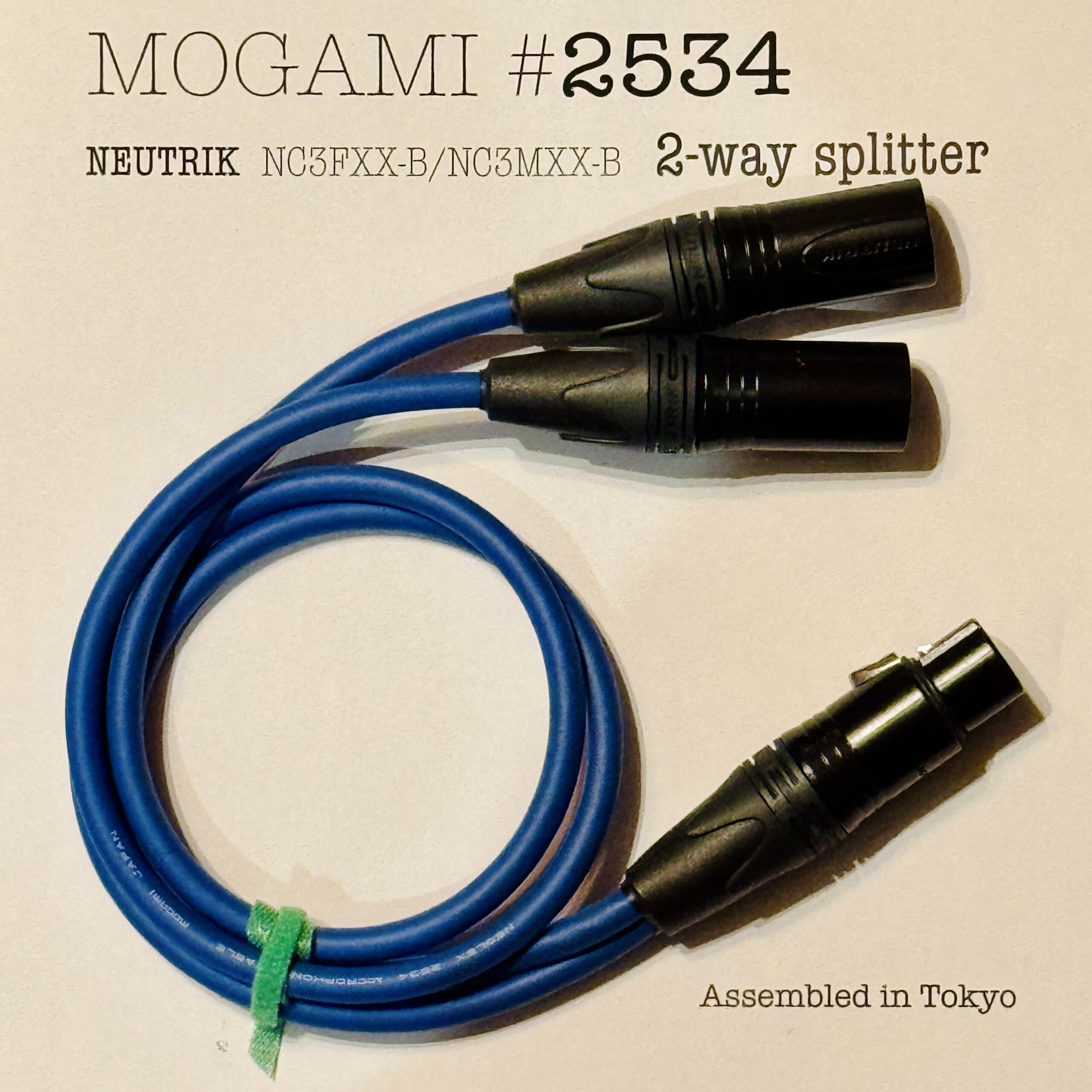 Mogami 2534 Blue Parallel 2-Way splitter XLR cable with 2× Neutrik NC3MXX-B and 1× NC3FXX-B connectors