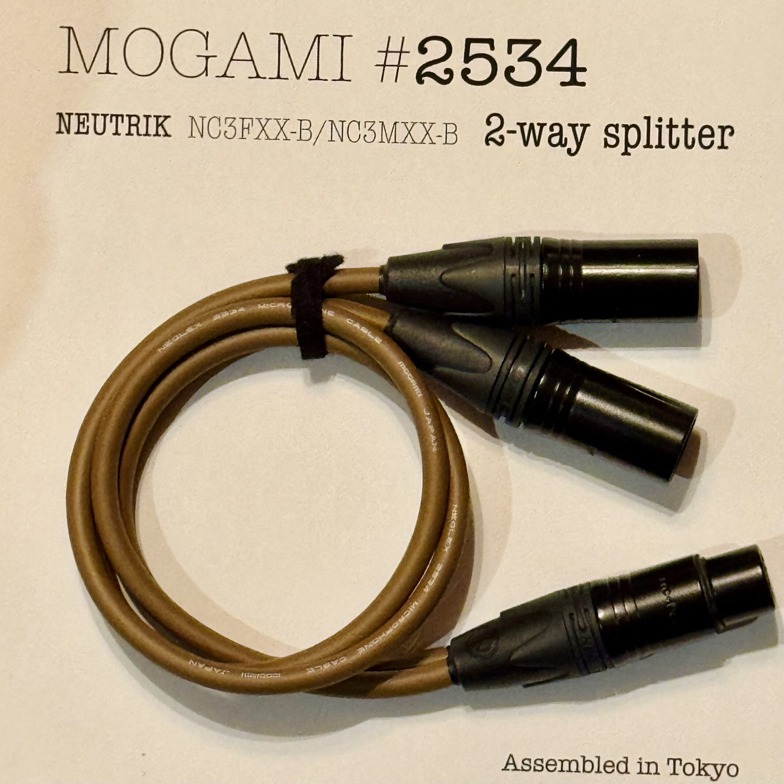 Mogami 2534 Brown Parallel 2-Way splitter XLR cable with 2× Neutrik NC3MXX-B and 1× NC3FXX-B connectors