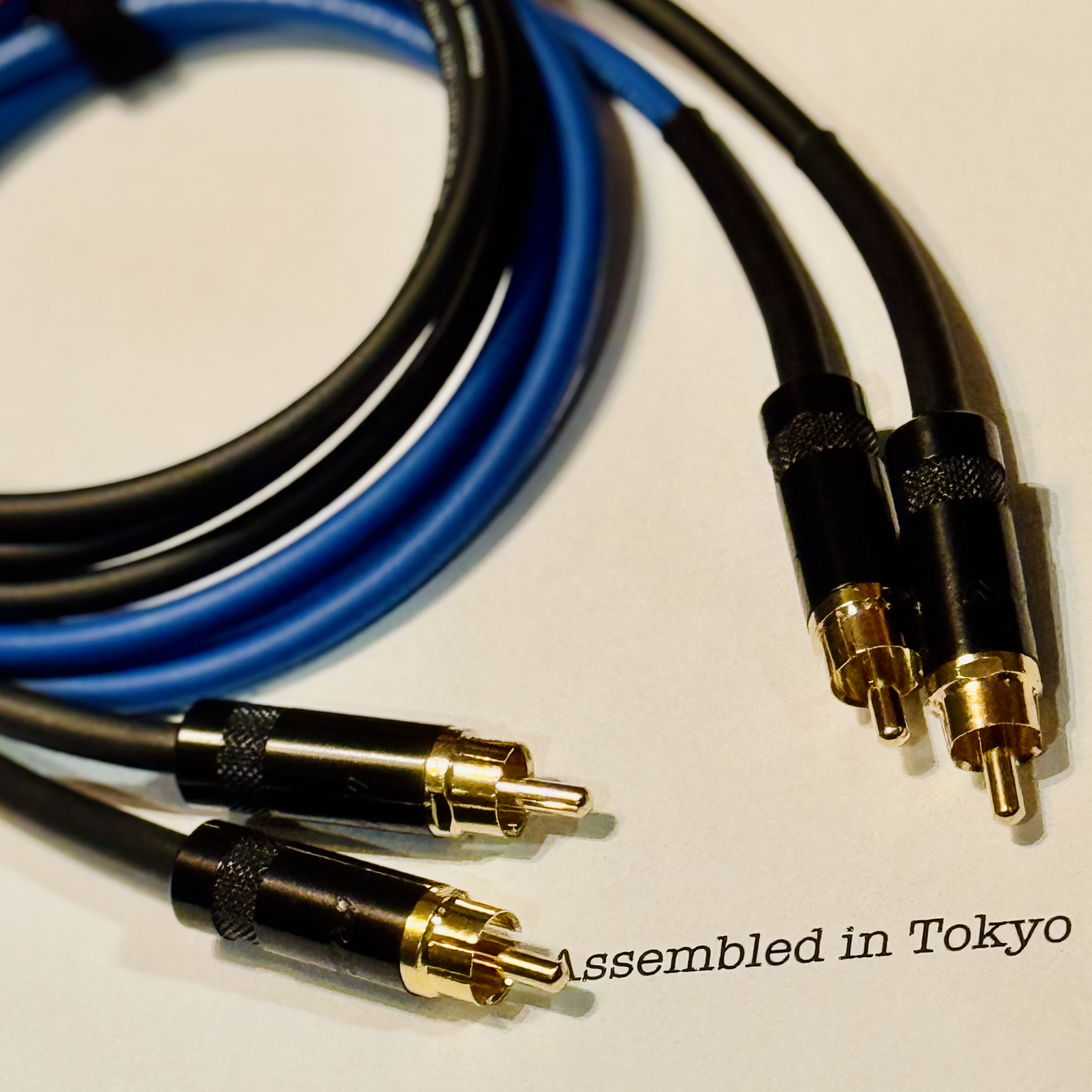 2 pcs Mogami 2893 Black and Blue RCA Interconnect with Neutrik / Rean NYS352-BG and NYS352-BG connectors