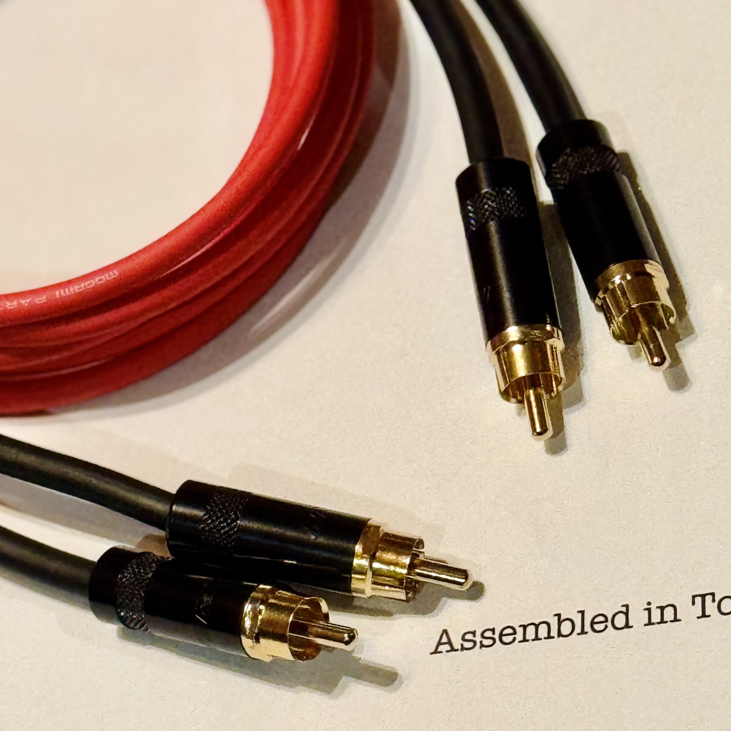 2 pcs Mogami 2893 Red and Red RCA Interconnect with Neutrik / Rean NYS352-BG and NYS352-BG connectors
