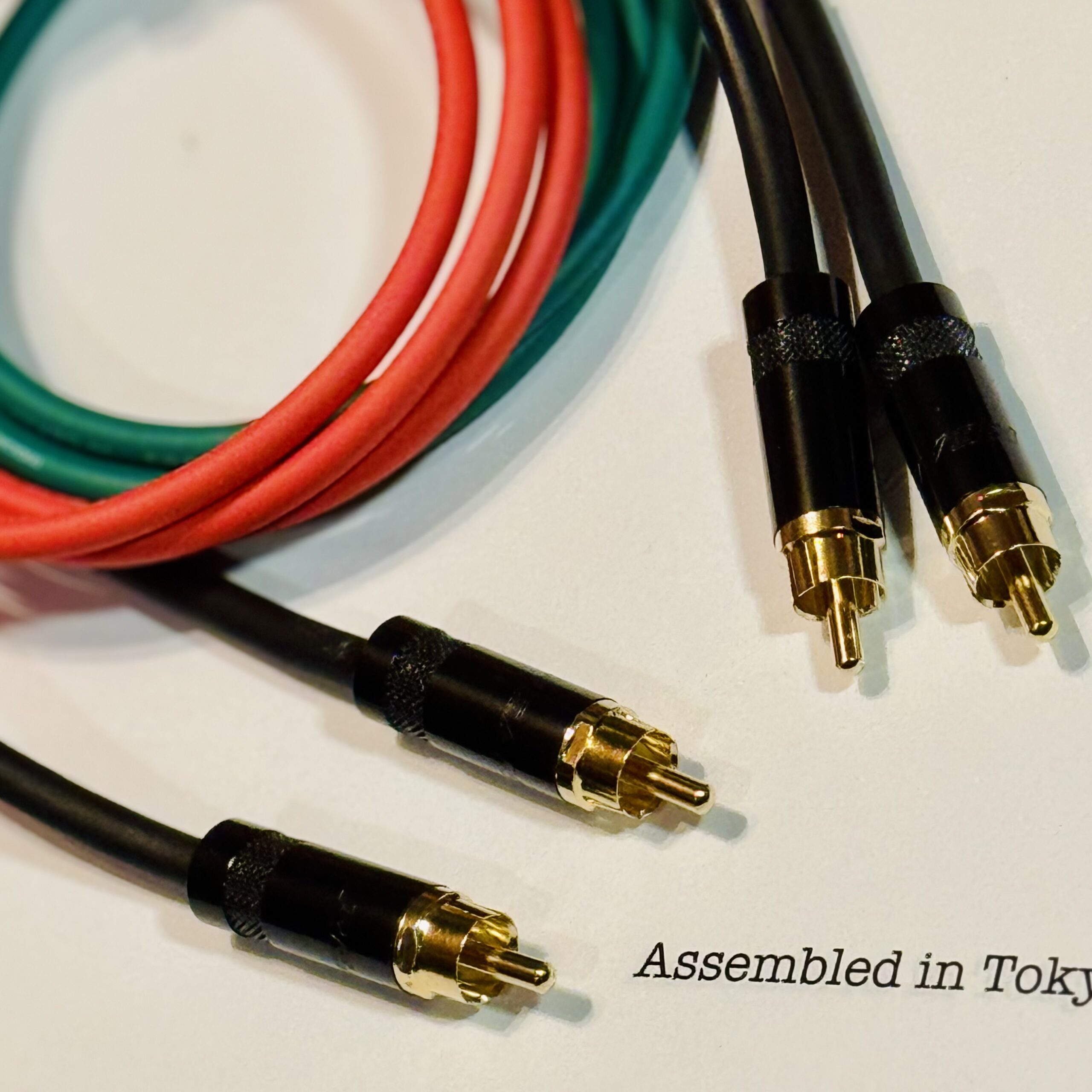 2 pcs Mogami 2893 Red and Green RCA Interconnect with Neutrik / Rean NYS352-BG and NYS352-BG connectors