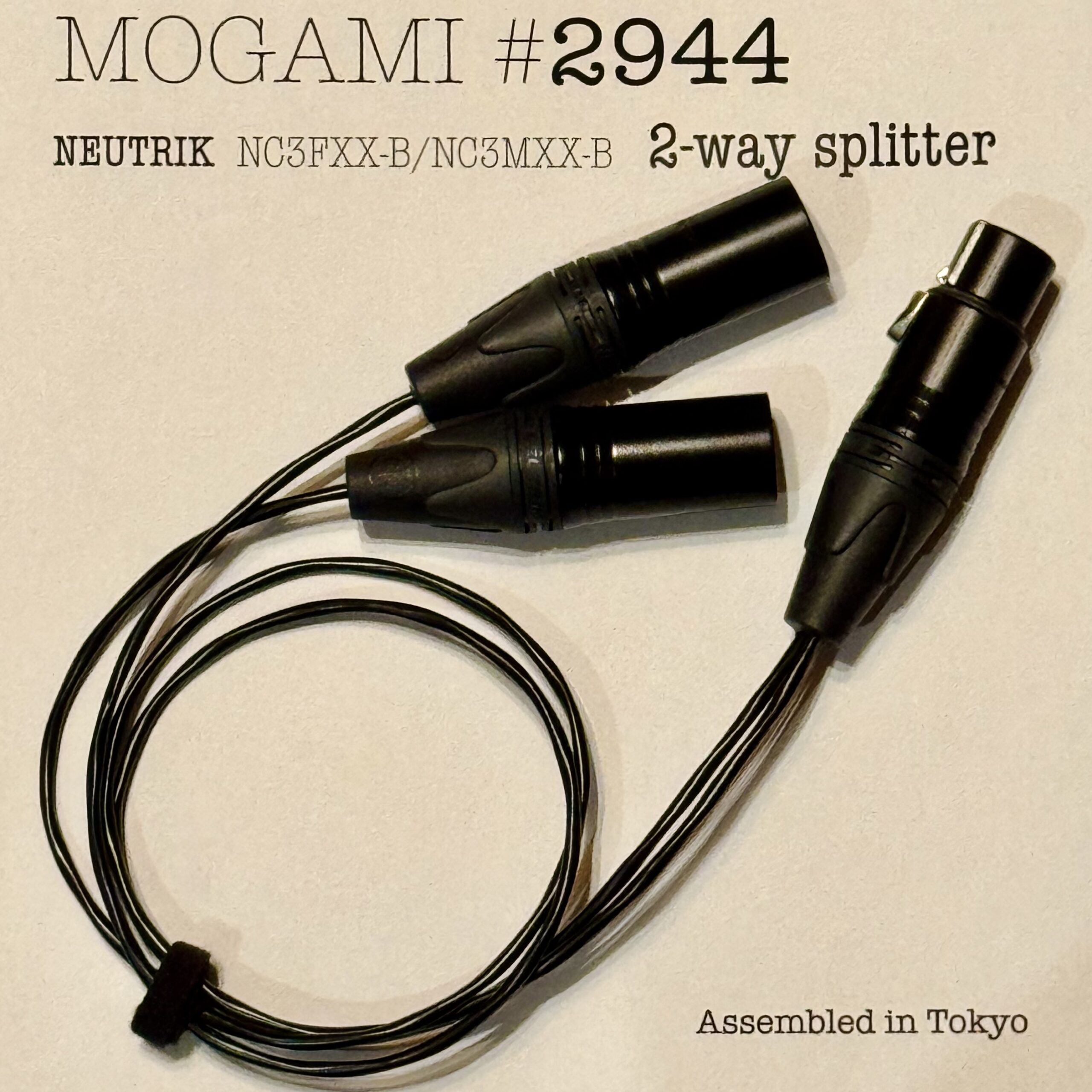 Mogami 2944 Black Parallel 2-Way splitter XLR cable with 2× Neutrik NC3MXX-B and 1× NC3FXX-B connectors