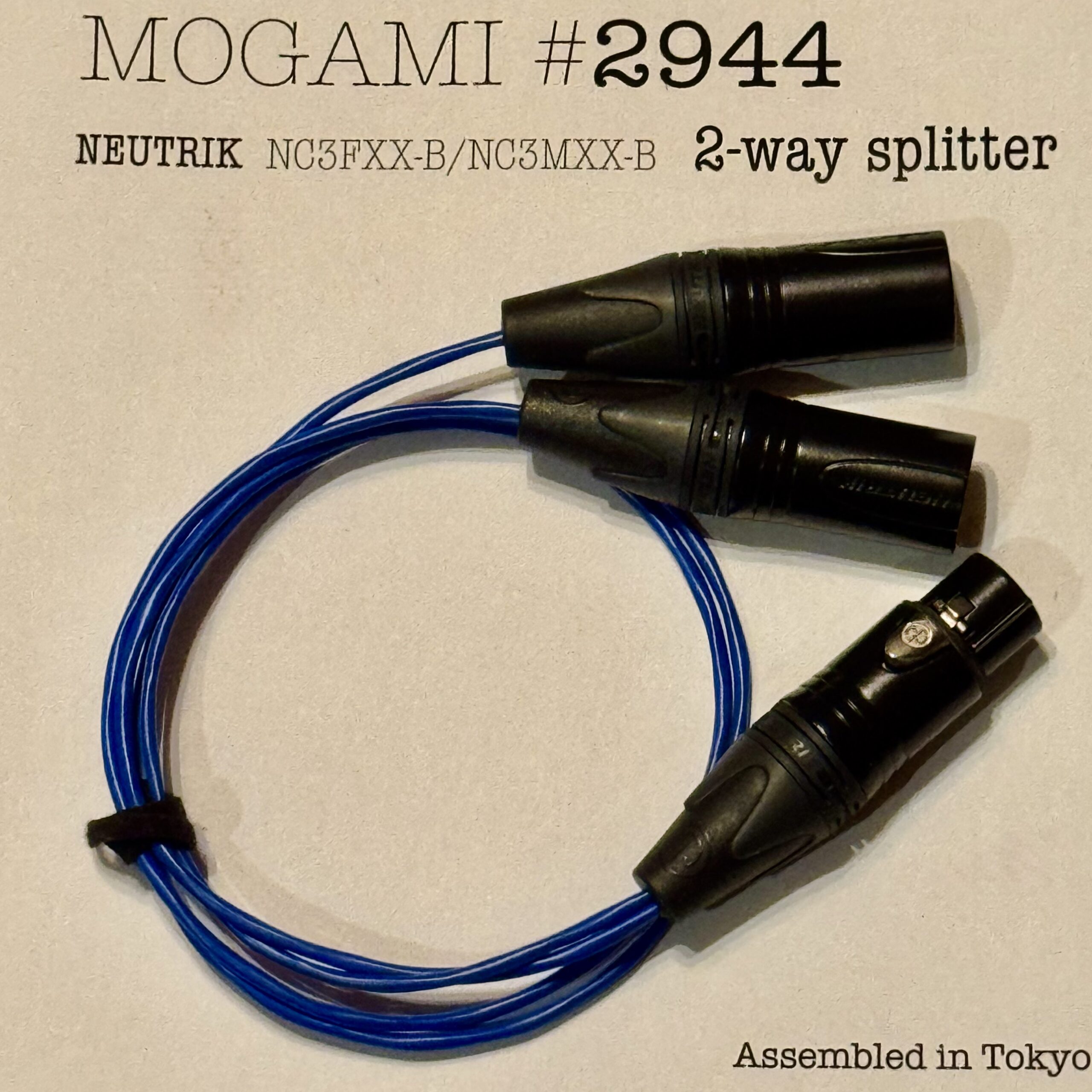 Mogami 2944 Blue Parallel 2-Way splitter XLR cable with 2× Neutrik NC3MXX-B and 1× NC3FXX-B connectors