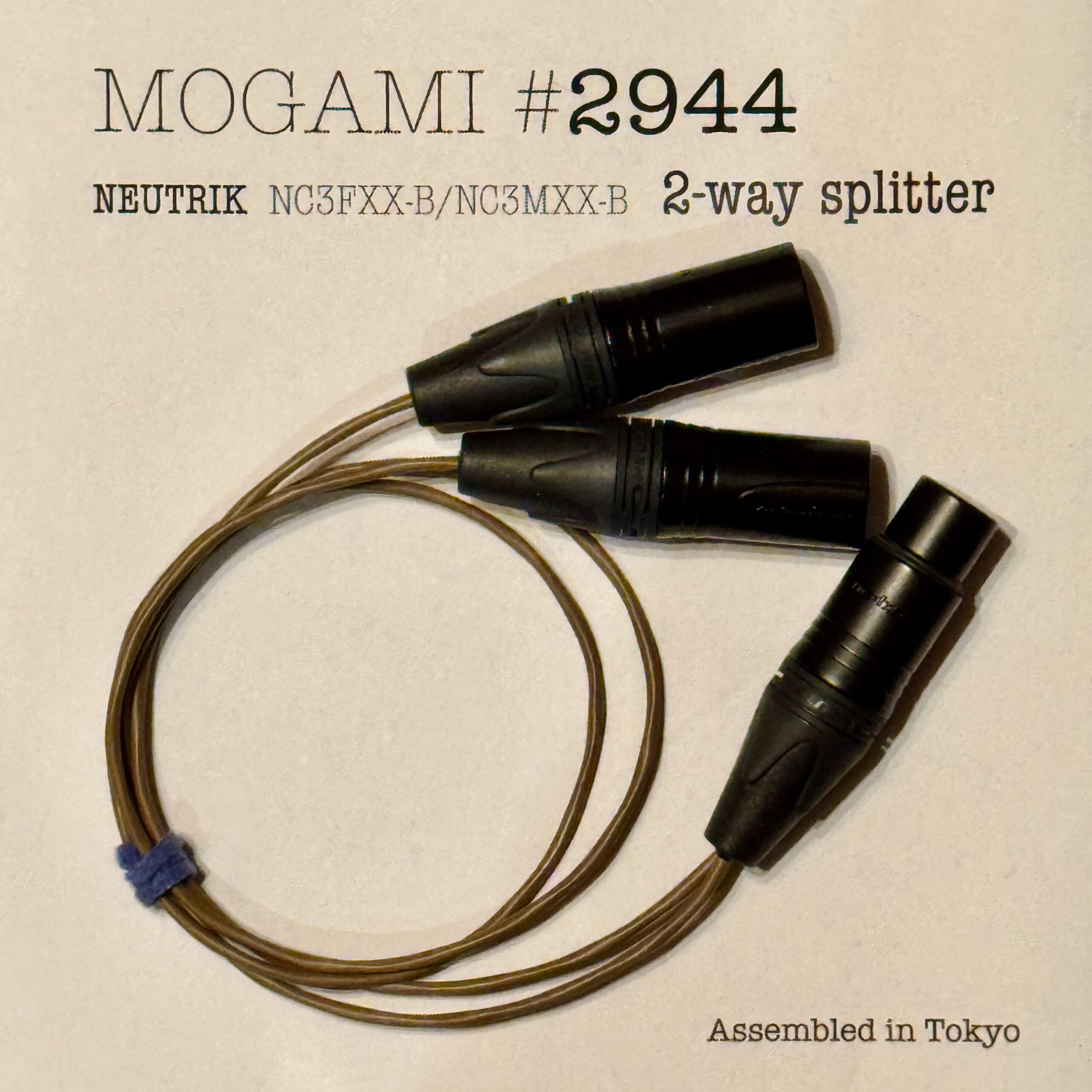 Mogami 2944 Brown Parallel 2-Way splitter XLR cable with 2× Neutrik NC3MXX-B and 1× NC3FXX-B connectors