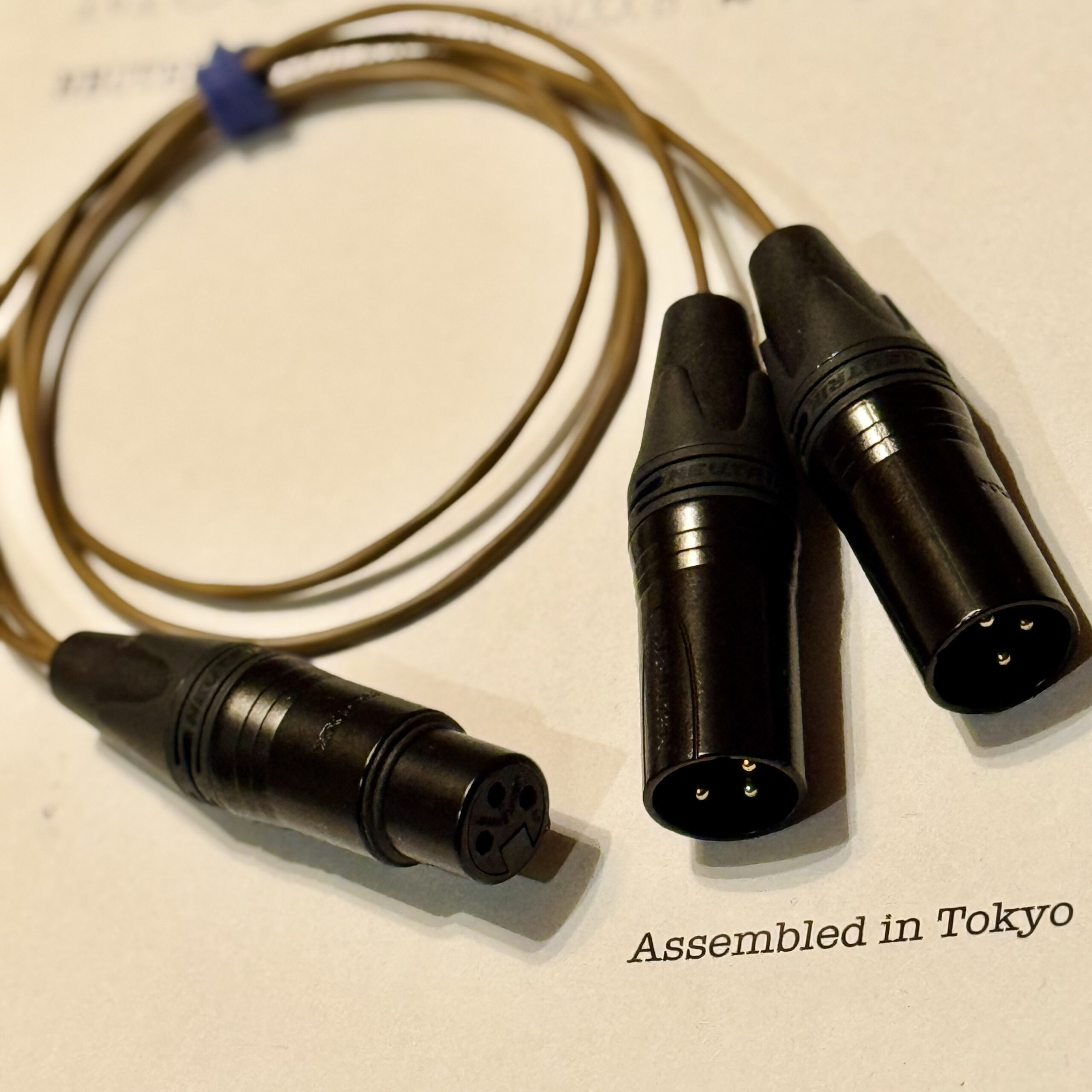 1× NC3FXX-B XLR Female and 2× Neutrik NC3MXX-B XLR Male connectors connectors on Mogami 2944 Brown Parallel 2-Way splitter XLR cable