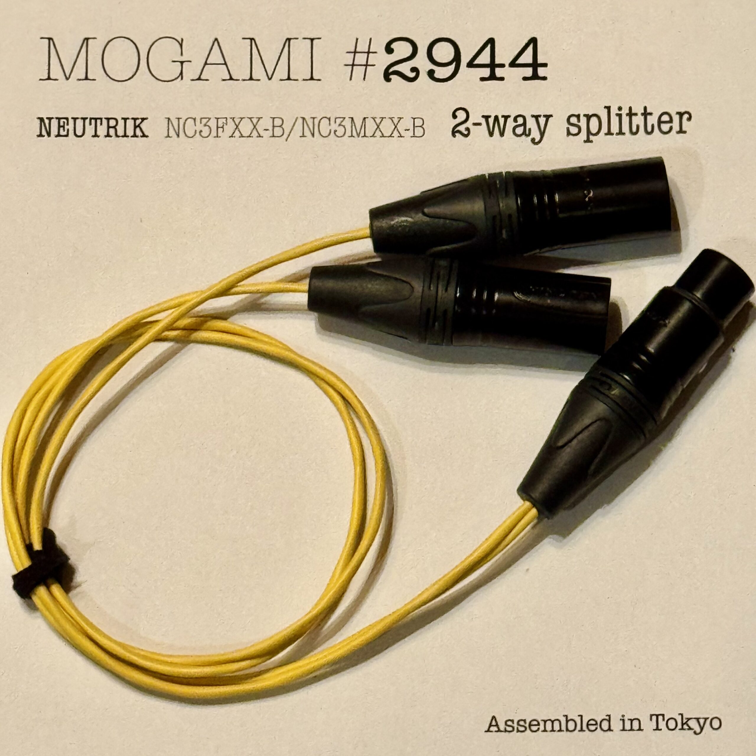 Mogami 2944 Yellow Parallel 2-Way splitter XLR cable with 2× Neutrik NC3MXX-B and 1× NC3FXX-B connectors