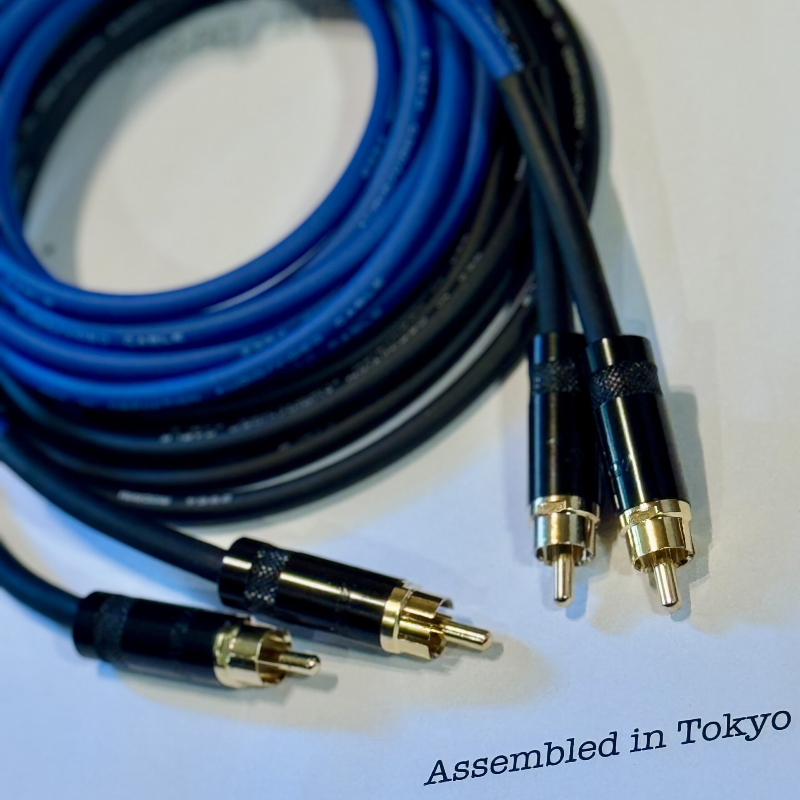 Mogami 2964 Blue and Black RCA audio cables with NYS352-BG RCA connectors