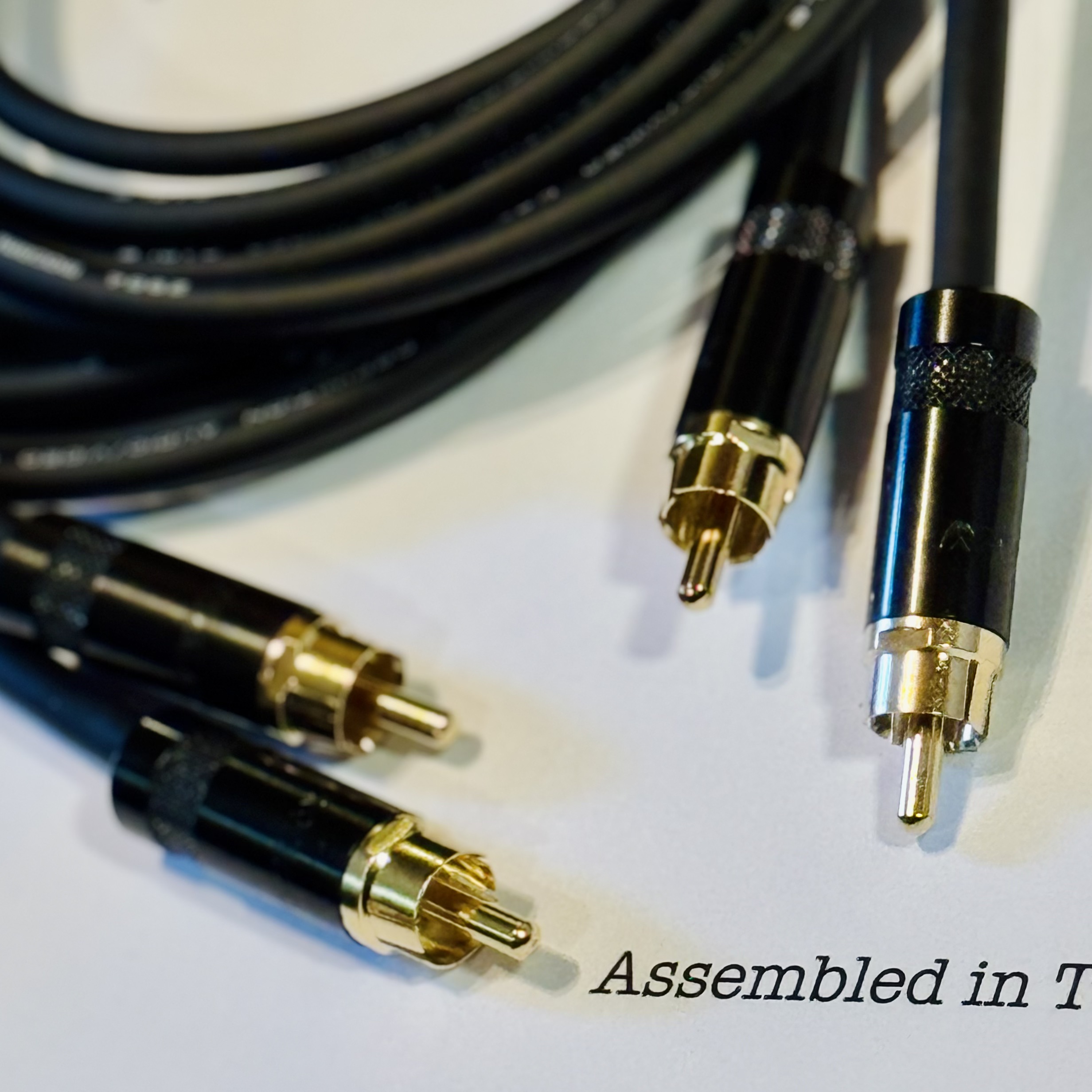 Mogami 2964 Black RCA audio cables with NYS352-BG RCA connectors