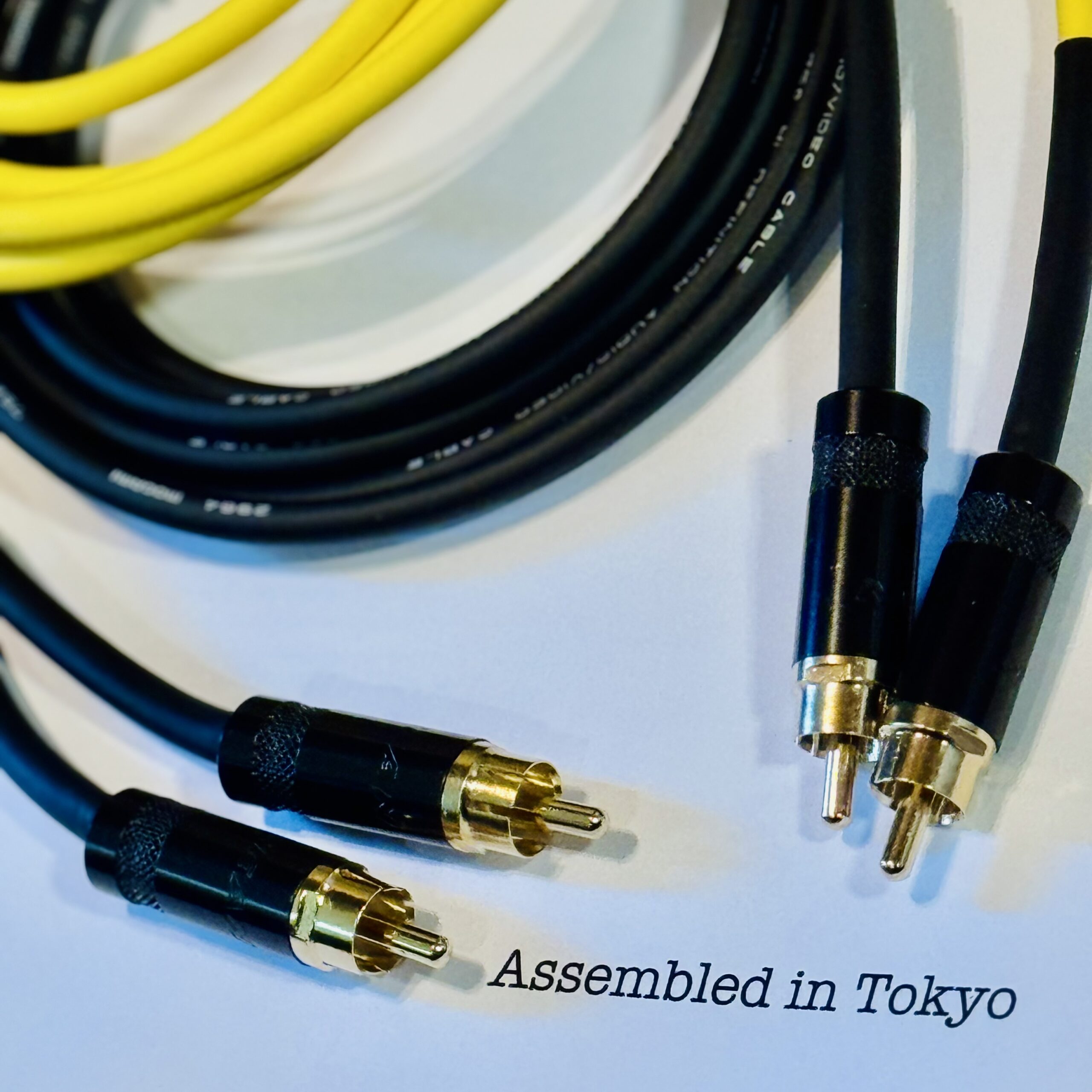 Mogami 2964 Yellow and Black RCA audio cables with NYS352-BG RCA connectors