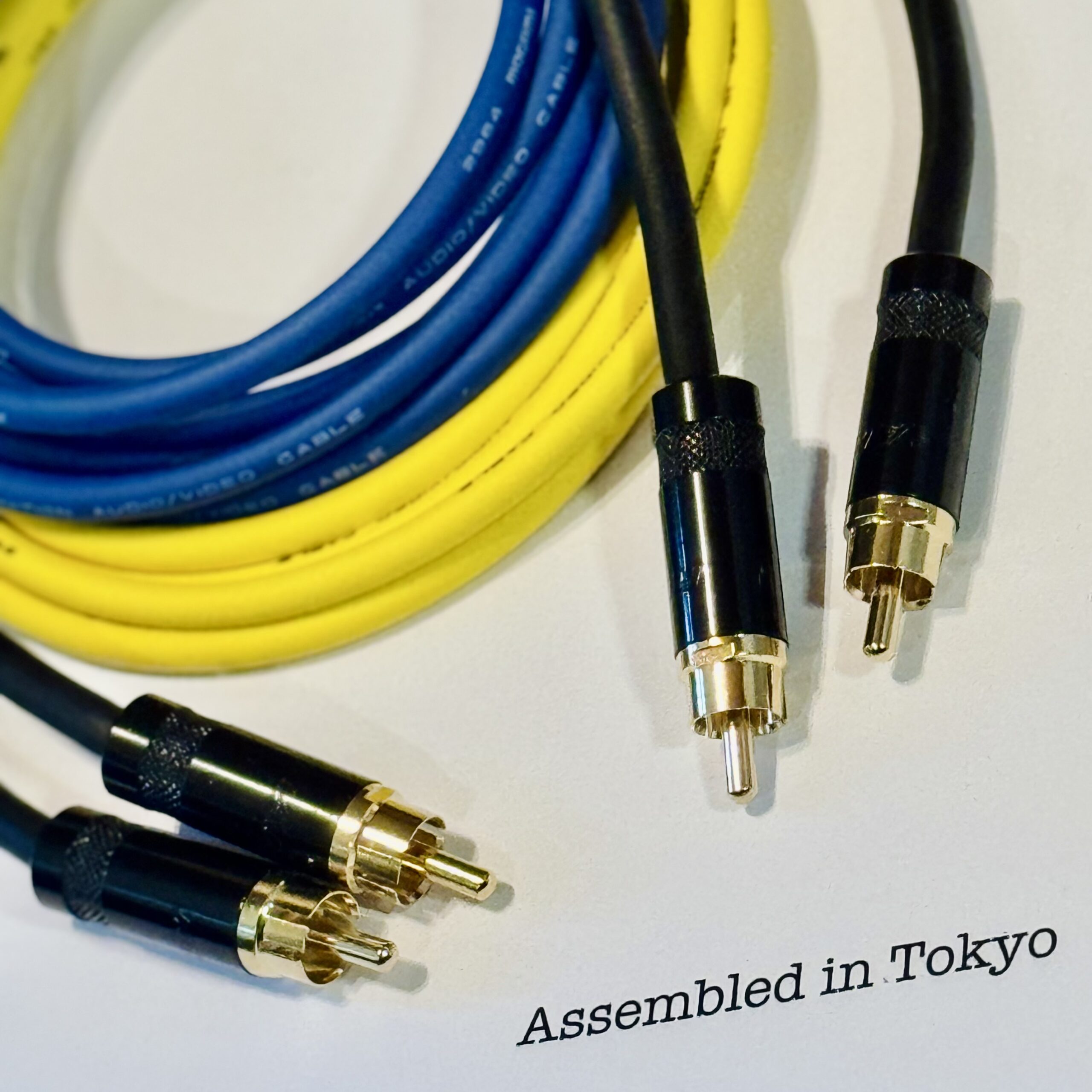 Mogami 2964 Yellow and Blue RCA audio cables with NYS352-BG RCA connectors