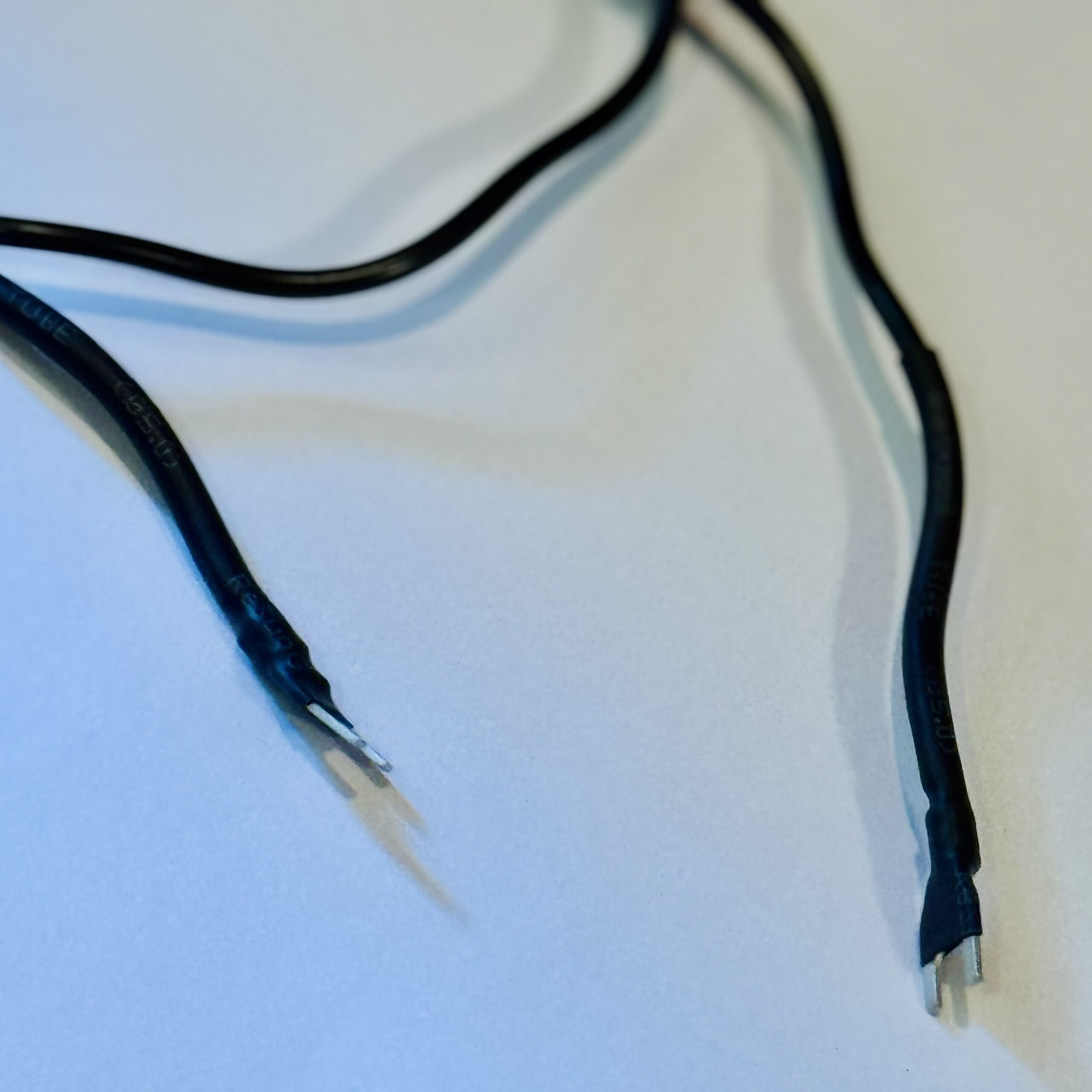 BELDEN 8460 Black – AMP 323127 (#6 / M3.5)