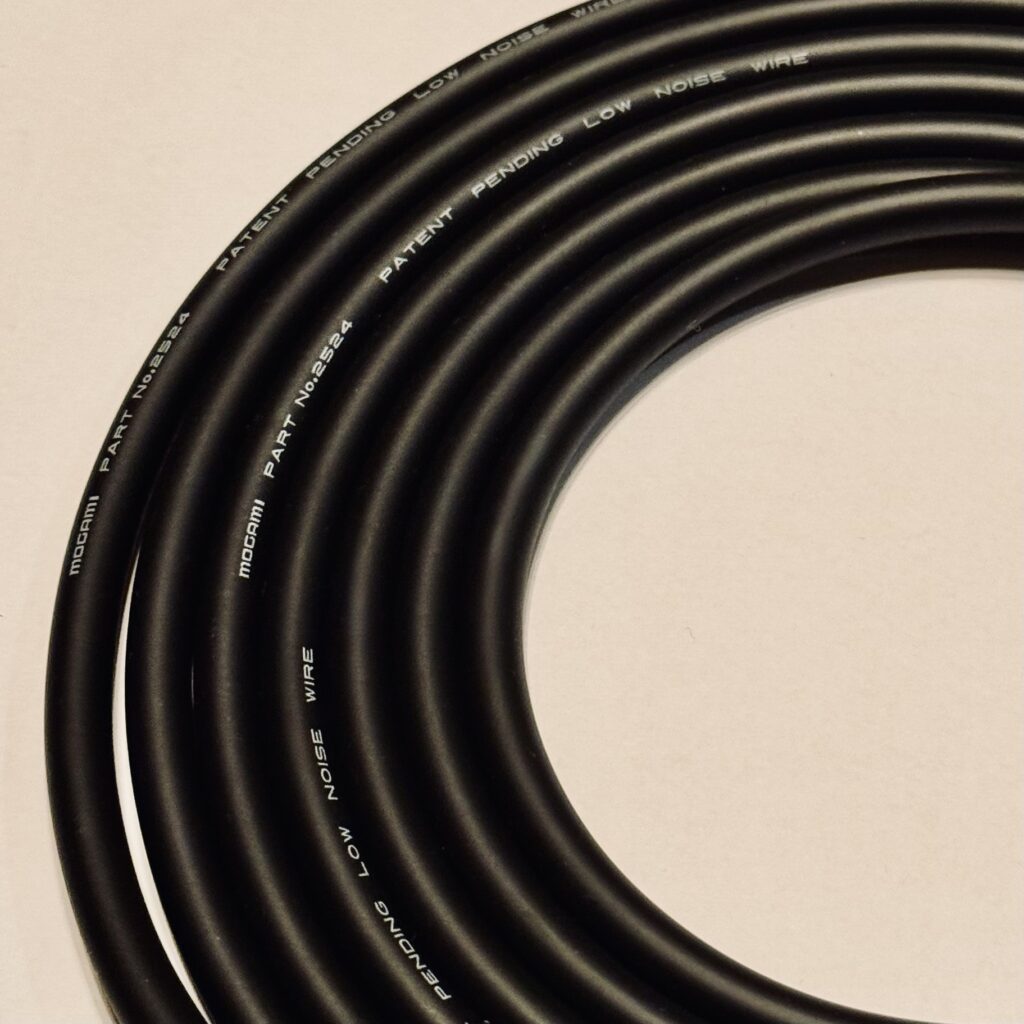 Mogami W2524